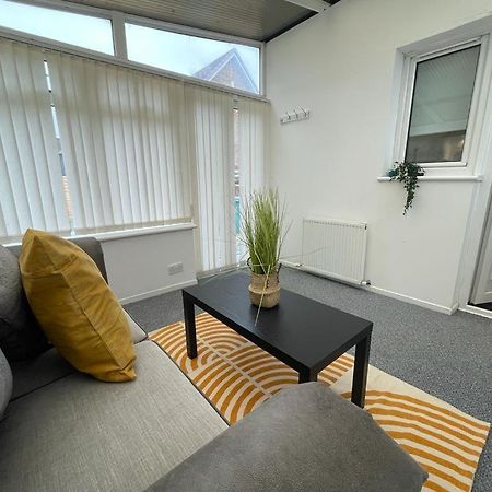 Ferguson House Βίλα Airdrie Εξωτερικό φωτογραφία